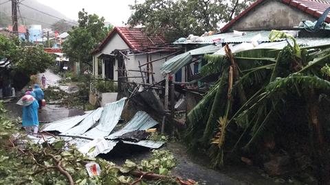 Trước 31/1/2026, hoàn thành xây mới, tái định cư cho những hộ có nhà bị lũ cuốn trôi, sập đổ