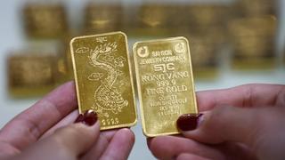 Giá vàng tiếp tục giảm mạnh