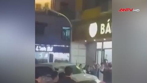 Công an xác minh vụ ô tô lao vào cửa hàng ăn rồi bỏ chạy