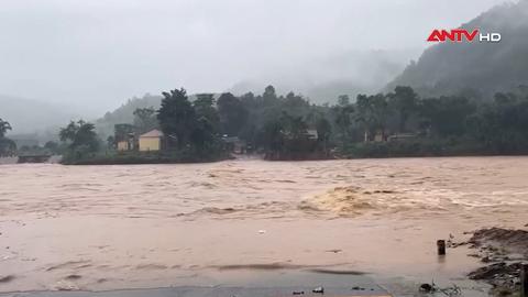 Mưa lũ lớn gây thiệt hại nặng từ Quảng Trị đến Khánh Hòa