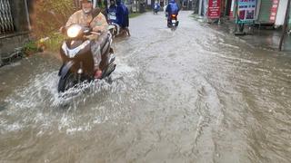 Mưa lớn gây ngập lụt và sạt lở ở nhiều địa phương