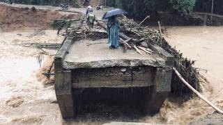 Khắc phục hậu quả mưa lũ ở miền Trung