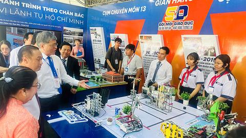 Triển lãm 50 năm đổi mới giáo dục TP.HCM