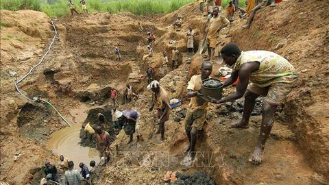 Hàng chục người thiệt mạng trong vụ sập cầu mỏ ở Congo