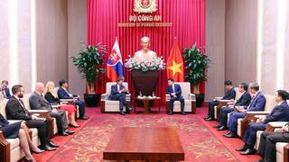 Thúc đẩy hợp tác công nghiệp an ninh giữa Bộ Công an Việt Nam và Slovakia  