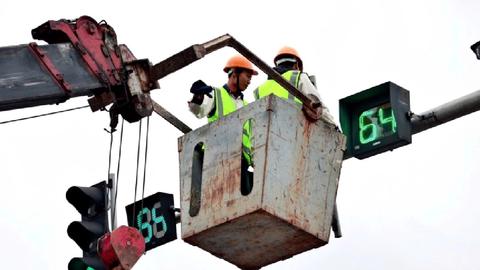 Hà Nội nâng cấp đèn tín hiệu giao thông bằng AI