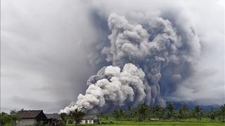 Indonesia: Núi lửa Semeru phun trào, hàng nghìn người dân phải sơ tán