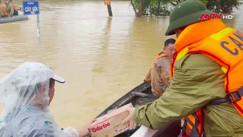 Công an Khánh Hòa tiếp nhận, vận chuyển hàng cứu trợ đến tận tay người dân