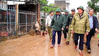 Phó Thủ tướng Nguyễn Hòa Bình chỉ đạo khắc phục hậu quả mưa lũ tại Đắk Lắk