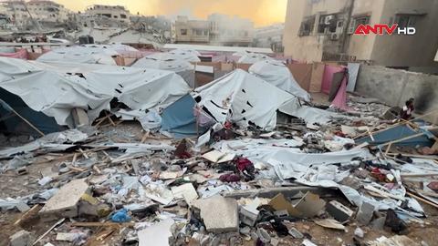 Israel không kích đẫm máu vào Gaza