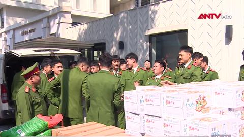 Bộ Công an hỗ trợ khẩn 85 tấn hàng nhu yếu phẩm tới miền Trung