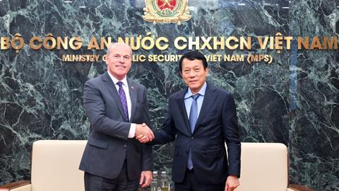 Bộ trưởng Lương Tam Quang tiếp Đại sứ Canada 