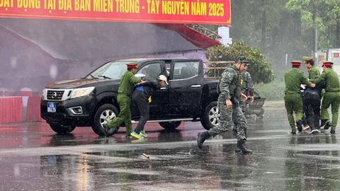 Diễn tập tác chiến bảo đảm an ninh, an toàn đối tượng cảnh vệ