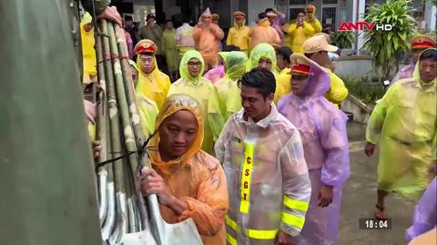 Cảnh sát giao thông TP.HCM hỗ trợ vùng lũ Quy Nhơn 