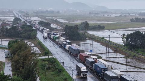 Khẩn trương khắc phục hư hỏng trên QL1A, Đắk Lắk