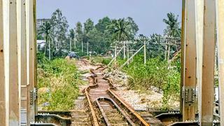 Dự kiến khôi phục tuyến đường sắt quốc gia vào sáng 26/11