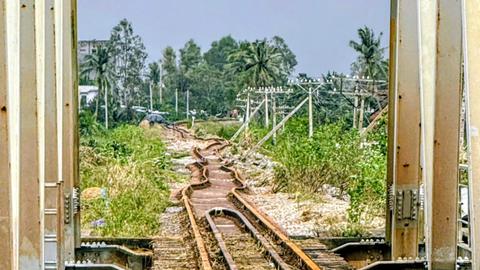 Dự kiến khôi phục tuyến đường sắt quốc gia vào sáng 26/11