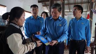 Khẩn trương chi trả bảo hiểm cho người dân, doanh nghiệp bị thiệt hại do mưa lũ