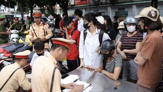 Một ngày, xử lý 2100 học sinh và phụ huynh vi phạm giao thông