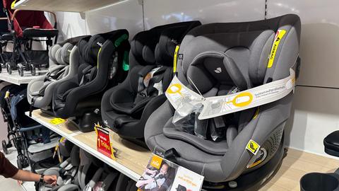 Cơn sốt mua ghế trẻ em trên ô tô
