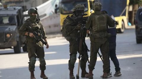 Nhóm E4 ra tuyên bố chung về bảo vệ người Palestine