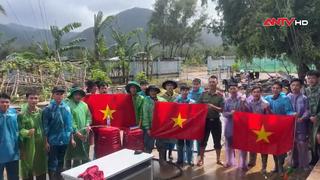  Tấm lòng người chiến sĩ Công an nhân dân giữa tâm lũ