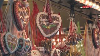 Chợ Giáng sinh Gendarmenmarkt mở cửa đón khách