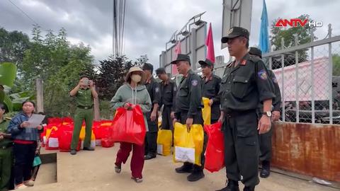 Hỗ trợ đồng bào bị ảnh hưởng lũ quét tại xã Tây Khánh Vĩnh