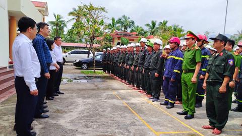 Công an các tỉnh, thành hỗ trợ Công an tỉnh Đắk Lắk khắc phục mưa lũ 