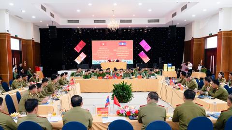 Phối hợp bảo đảm an ninh trật tự biên giới Việt Nam - Lào
