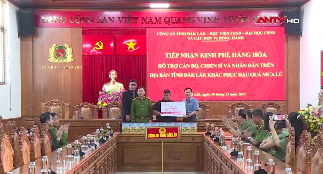 Các trường CAND ủng hộ đồng bào bị bão lụt tại Đắk Lắk