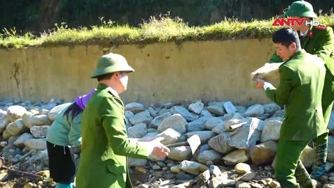 Công an phường Sa Pa chung tay “làm mới” phố núi 