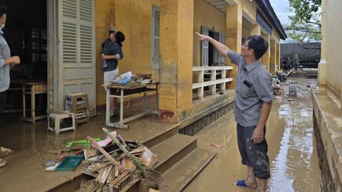 Hỗ trợ kịp thời sách giáo khoa cho thầy và trò vùng lũ