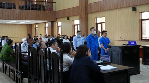 Cựu Giám đốc Sở Y tế Bà Rịa-Vũng Tàu cùng 5 bị cáo lãnh án