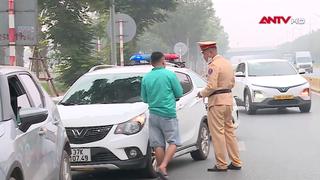 Xử lý nhiều tài xế dừng đỗ xe sai quy định tại Sân bay Nội Bài