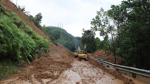 Đà Nẵng mưa lớn trở lại gây sạt lở, chia cắt 1 thôn   