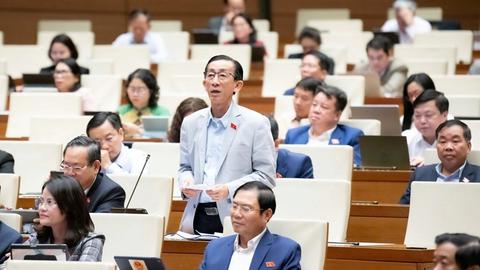 Đề xuất miễn một năm phí bảo hiểm y tế cho người dân bị thiệt hại bởi bão lũ