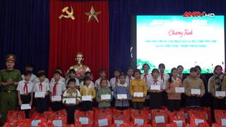 Chia sẻ khó khăn với bà con nhân dân xã miền núi