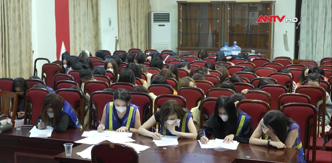 Bên trong tụ điểm dịch vụ nhạy cảm mở xuyên đêm cho dân chơi thác loạn