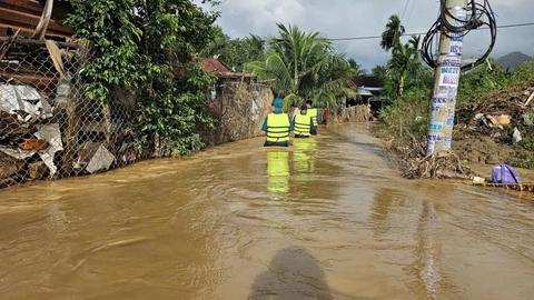 Mưa lũ diễn biến phức tạp, Khánh Hòa yêu cầu khẩn trương sơ tán người dân