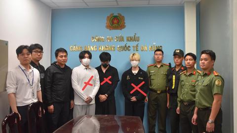Công an Đà Nẵng bàn giao 3 đối tượng người Hàn Quốc bị Interpol truy nã đỏ