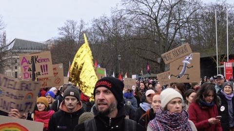 Đức: Biểu tình phản đối dự luật nghĩa vụ quân sự