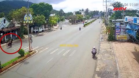 Từ clip người dân cung cấp, xử lý nghiêm thanh niên "bốc đầu" xe máy