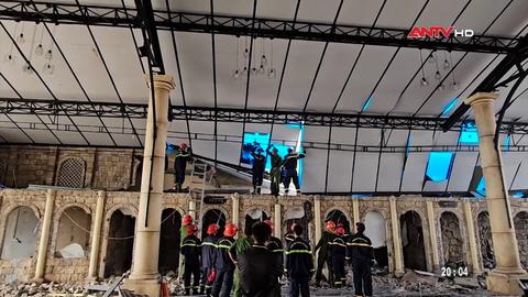 Sập nhà hàng đang sửa chữa, 1 người tử vong