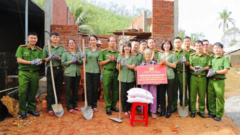 Chiến sĩ Công an xung kích trong  "Chiến dịch Quang Trung" 