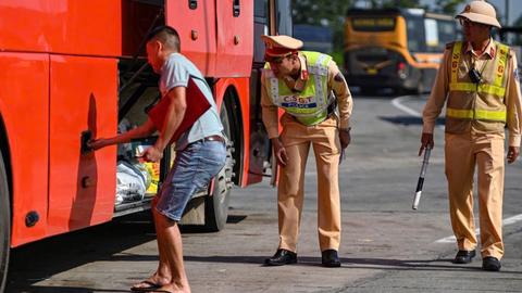 Thực hiện kiểm tra, xử lý vi phạm xe khách trên các tuyến cao tốc