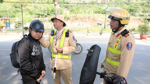 Tăng cường đảm bảo an toàn giao thông dịp cuối năm