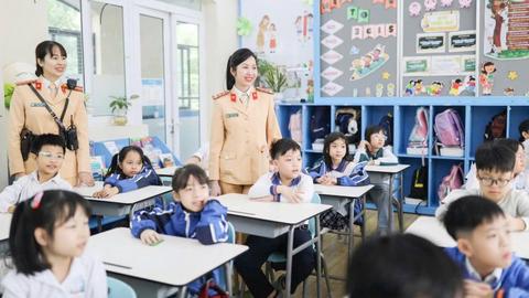 Em là chiến sĩ Cảnh sát giao thông – Từ bài học nhỏ, đến ý thức lớn