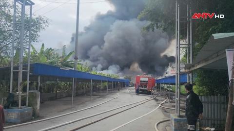 Khói lửa bao trùm công ty giày da ở Hải Phòng