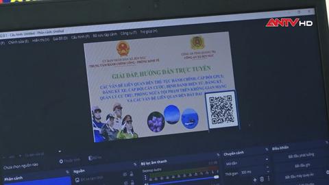 Công an xã livestream giải đáp về thủ tục hành chính